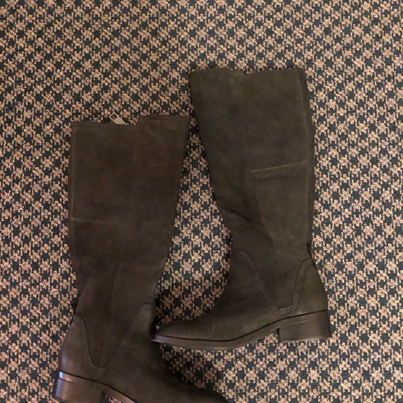 Aldo Knee high leather upper boot with side zipper. Size 6. - Picture 2 of 9